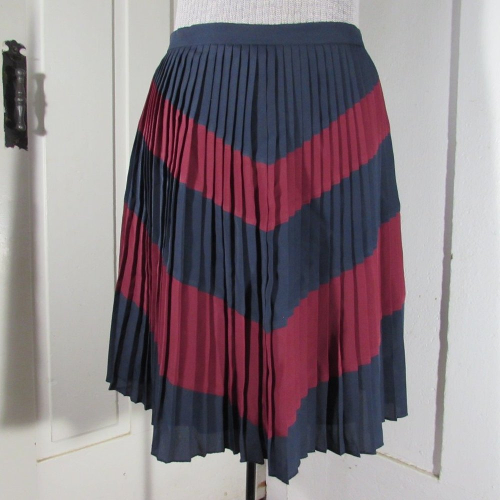 J. CREW Burgundy and Navy Blue Chevron Stripes Pleated Skirt